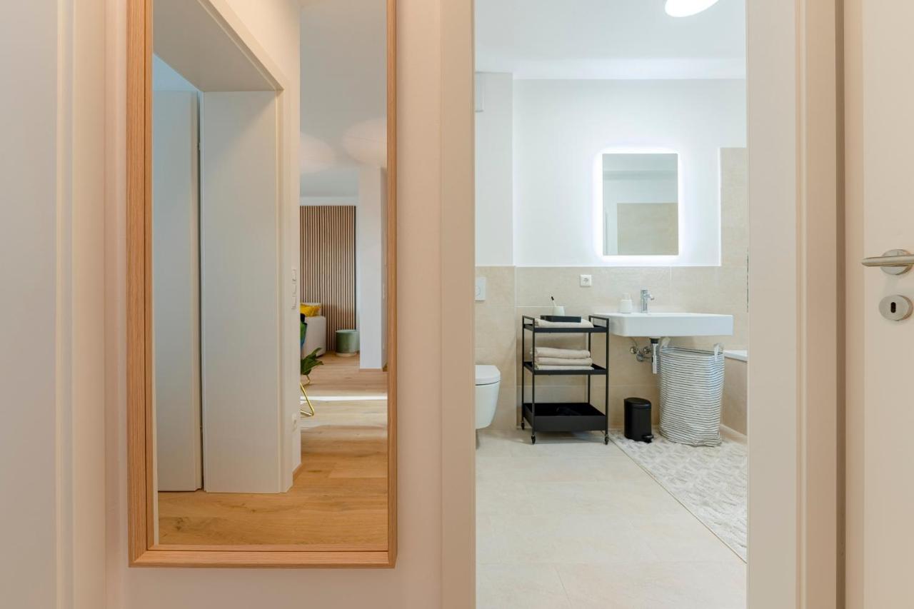 Garden.Lounge Krems Am Steinertor Apartment Bagian luar foto