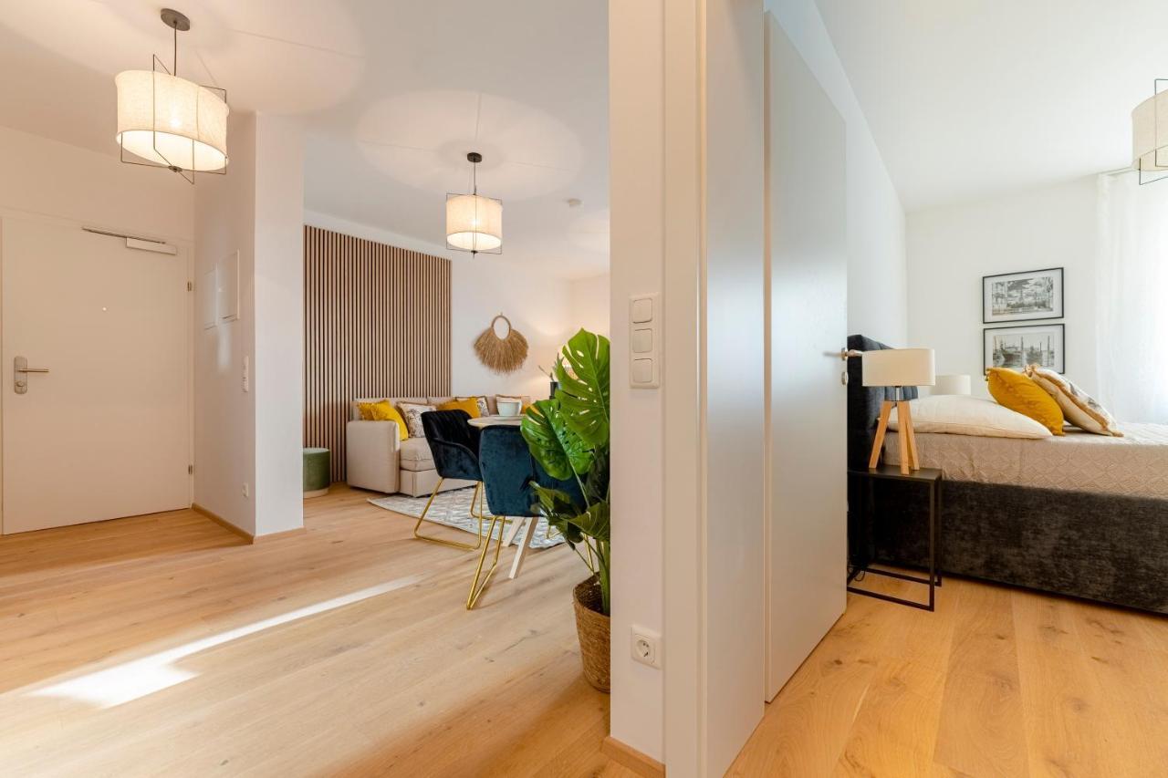 Garden.Lounge Krems Am Steinertor Apartment Bagian luar foto