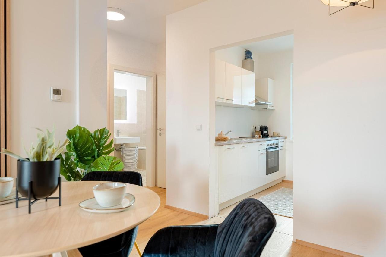 Garden.Lounge Krems Am Steinertor Apartment Bagian luar foto